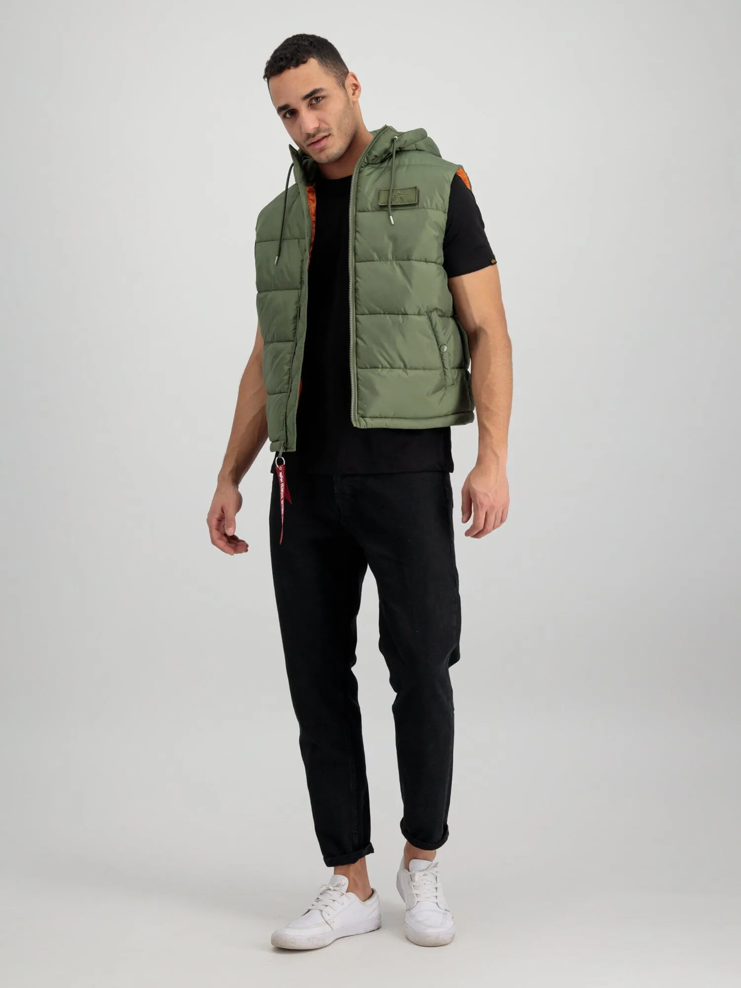 HOODED PUFFER VEST