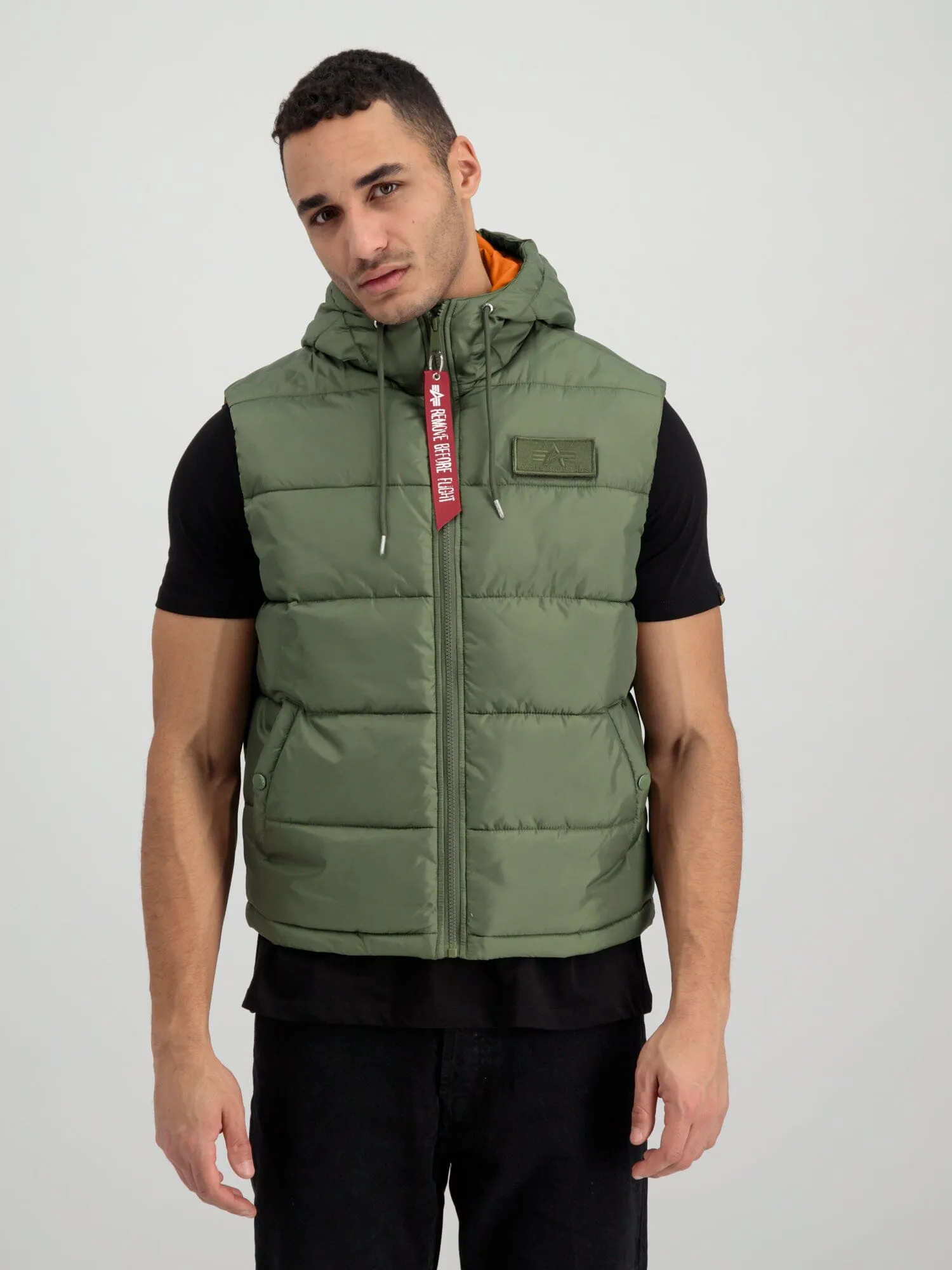 HOODED PUFFER VEST