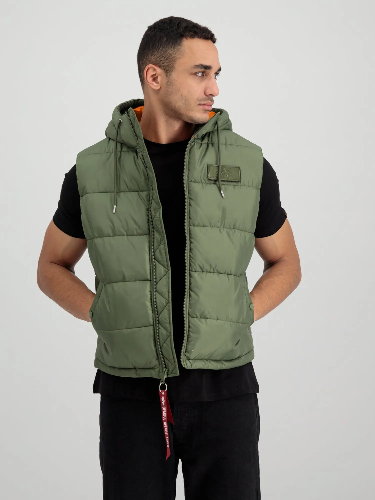 HOODED PUFFER VEST