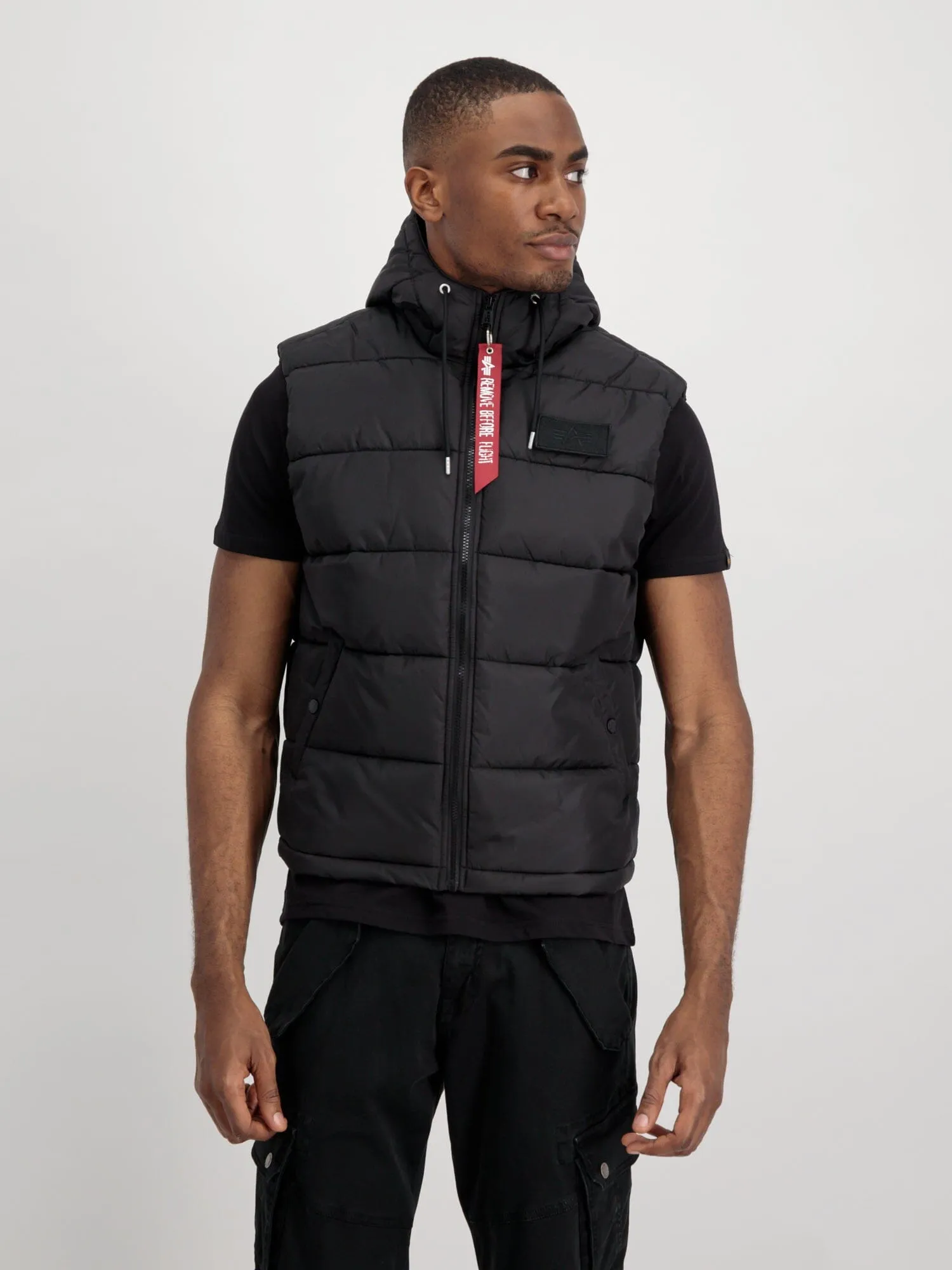 HOODED PUFFER VEST