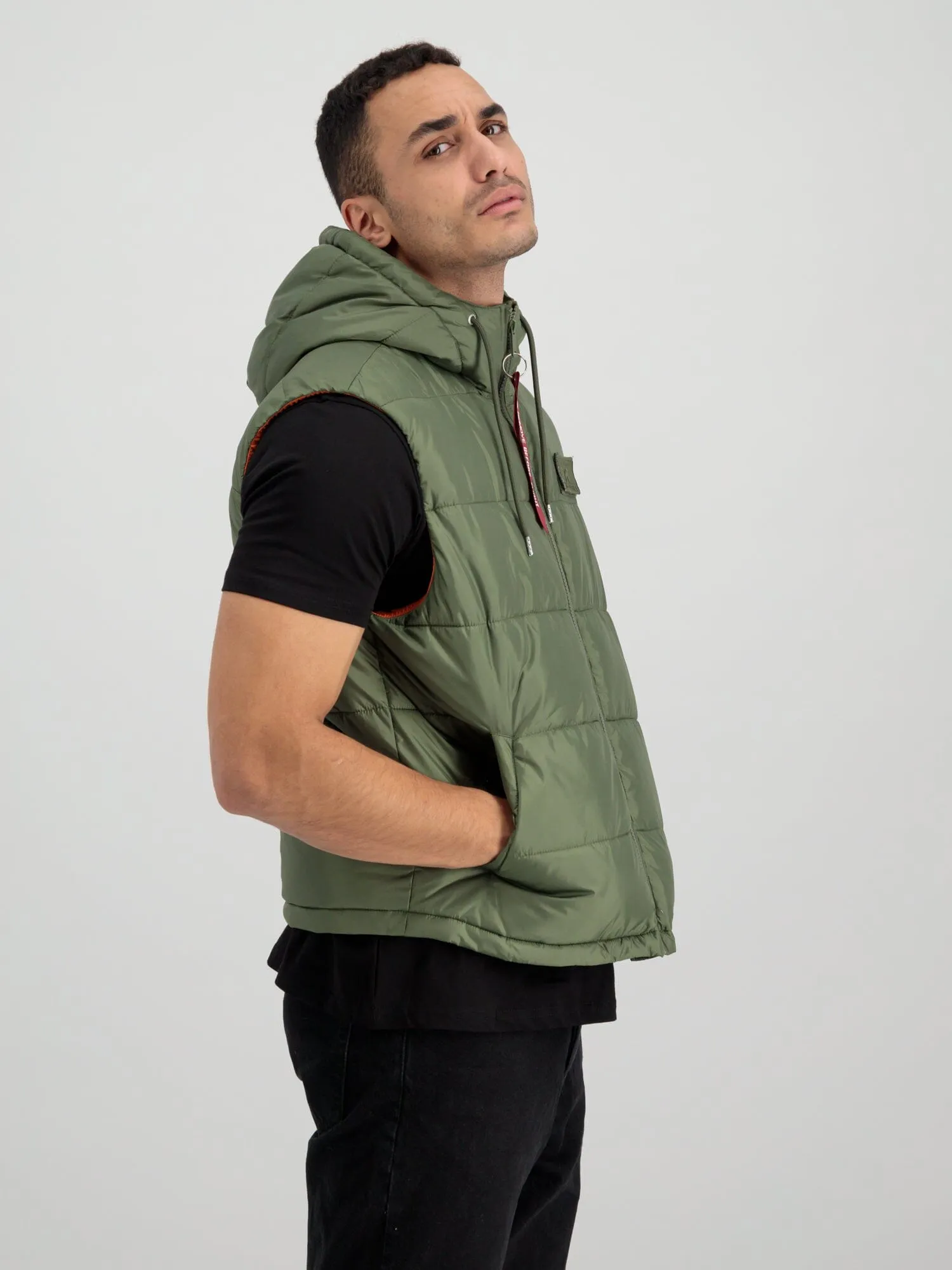 HOODED PUFFER VEST