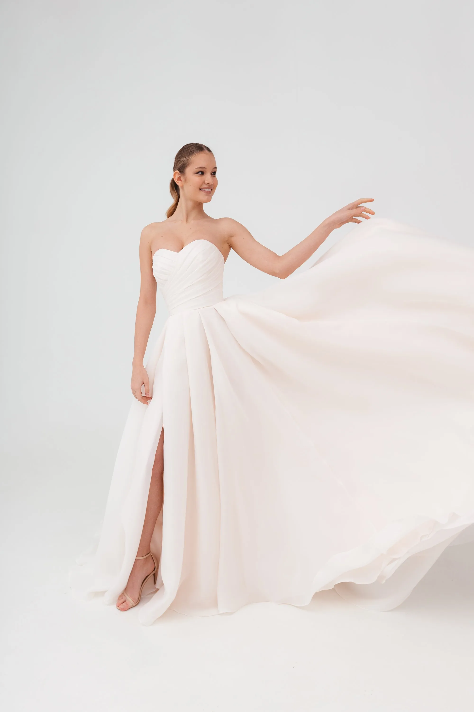 Sleeveless Wedding Dress Audrey