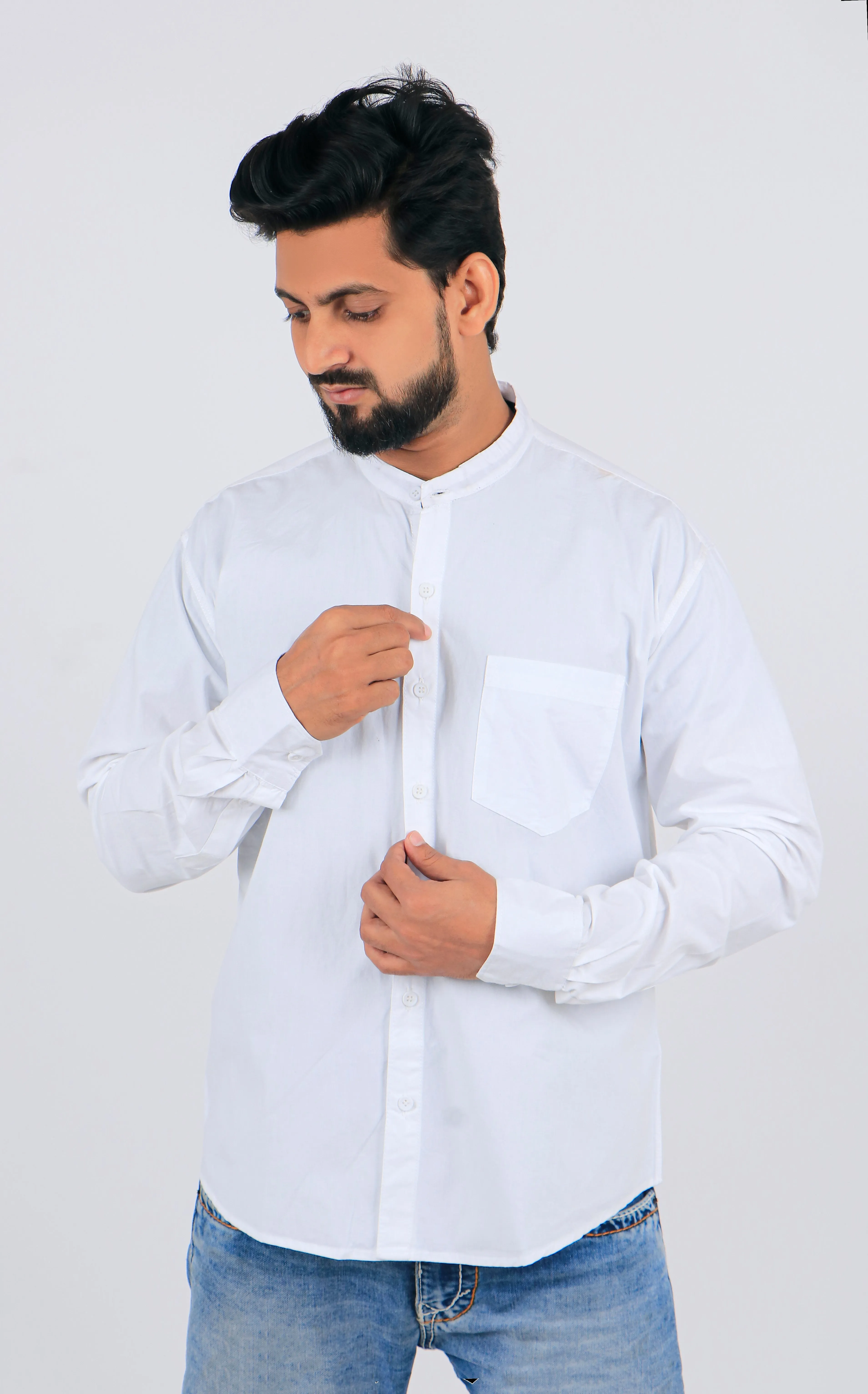 Stylish Men White Regular Fit Solid Long Sleeves Formal Shirt